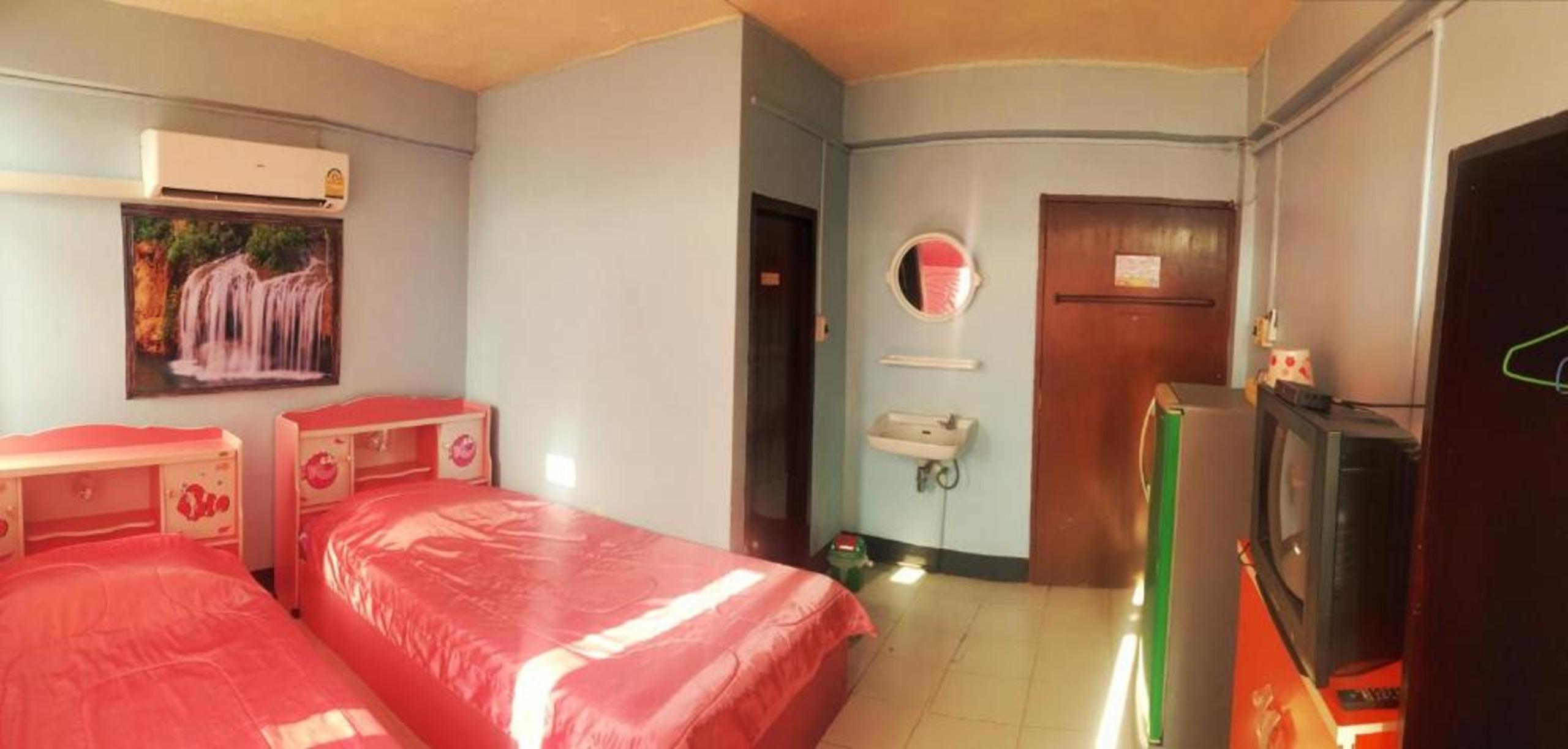 Chokchai Hotel Sai Yok Bagian luar foto