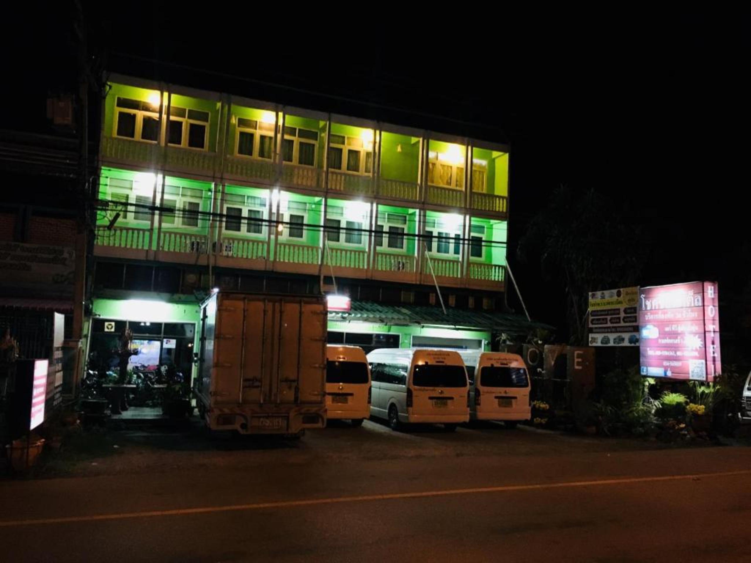 Chokchai Hotel Sai Yok Bagian luar foto